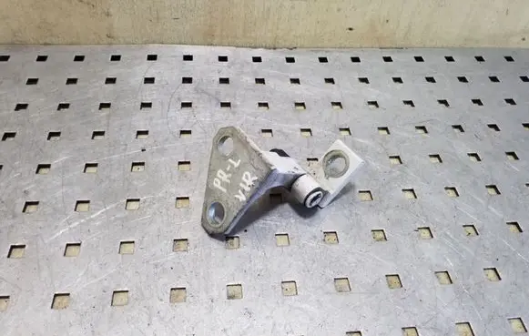 Volkswagen Eos Front door upper hinge