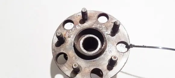 Lexus IS 220D-250-350 Rear wheel hub