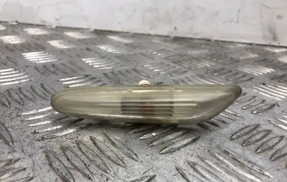BMW 5 E60 E61 Front fender indicator light 8382104