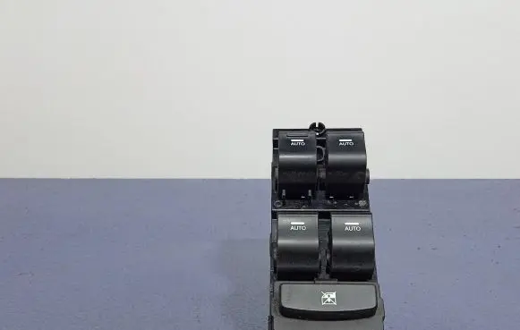 Hyundai i40 Light switch 93570-3Z000