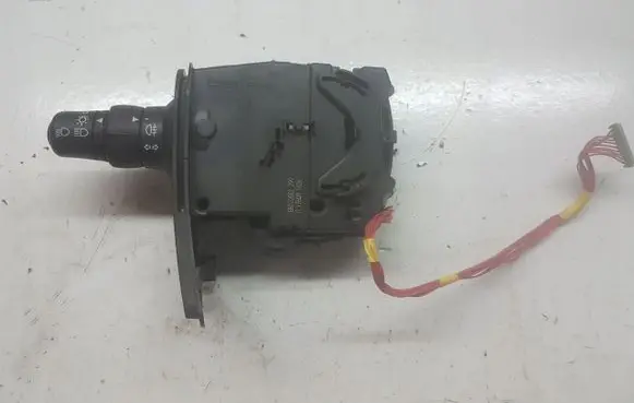 Renault Kangoo II Wiper control stalk 88102001299