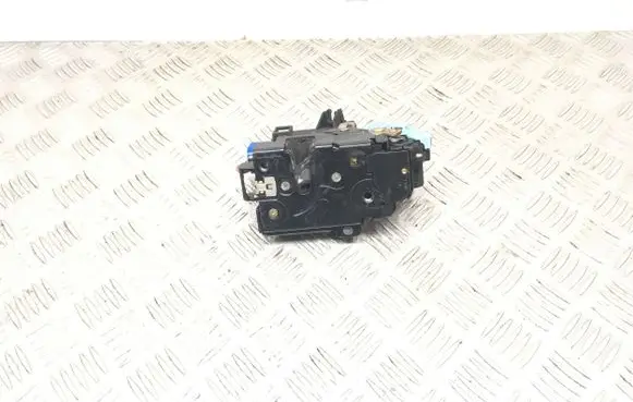 Skoda Octavia Mk2 (1Z) Front door lock 3D2837016 CZWL3A00474