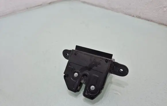 Jeep Renegade Tailgate/trunk/boot lock/catch/latch 52016535