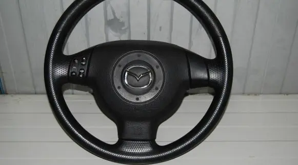 Mazda 2 Steering wheel