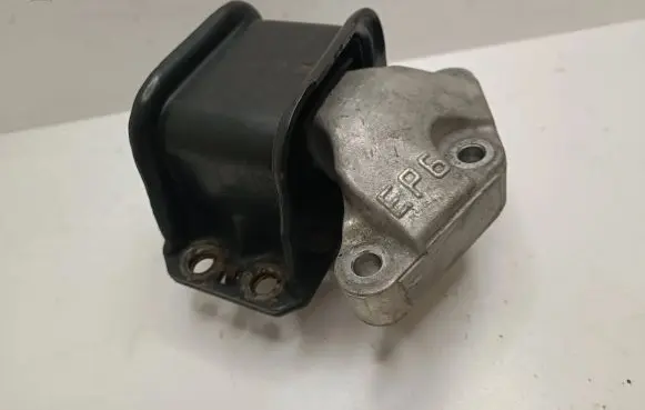 Peugeot 5008 Engine mount bracket 9636845880 9636583980 9636270080