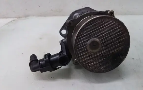 Renault Megane II Vacuum pump 8200072985