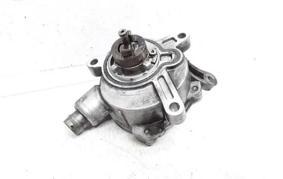 Volvo S80 Vacuum pump 08658230