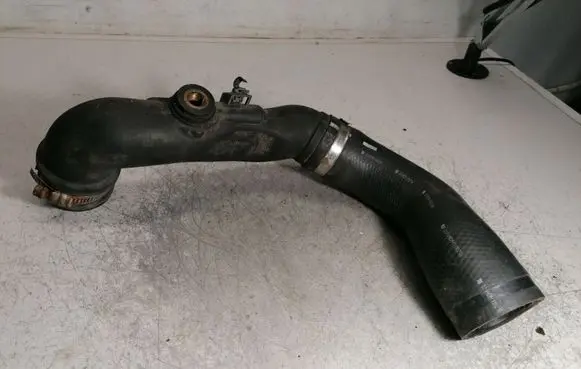 Toyota Avensis T270 Intercooler hose/pipe 173620R030