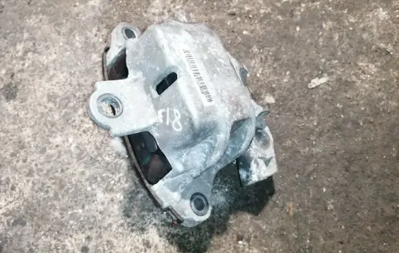 Buick Encore I Engine mount bracket