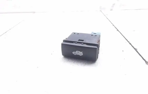Rover 75 Tailgate opening switch YXL100110XXX