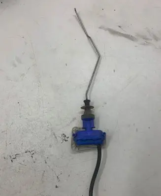 Audi 80 90 S2 B4 Central locking vacuum pump 893862123