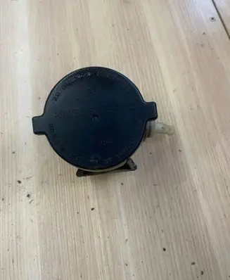 Toyota Hilux (AN10, AN20, AN30) Power steering fluid tank/reservoir