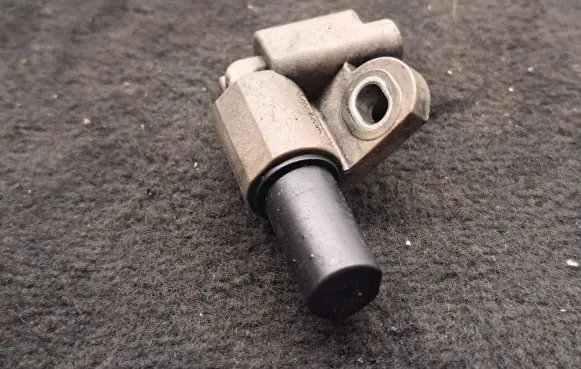 Volvo V50 Camshaft position sensor 9645844080