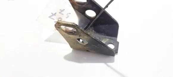 Nissan Almera Engine mounting bracket
