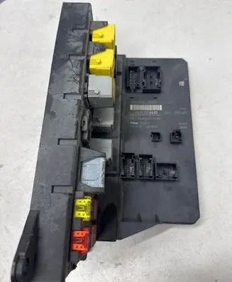 Mercedes-Benz Sprinter W906 Fuse module A9069006303 A9069024301 A9069017501