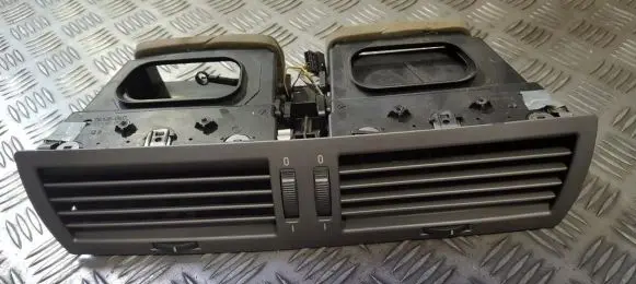BMW 7 E65 E66 Dash center air vent grill 642282235990 64.22-82235990