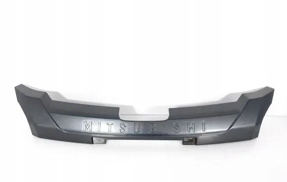 Mitsubishi L200 Intercooler air channel guide 9106A003