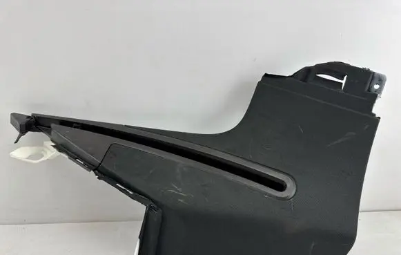 (D)pillar trim (top)