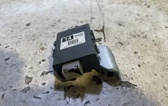 Lexus RX 330 - 350 - 400H Gateway control module 8911148020 J04K16Y