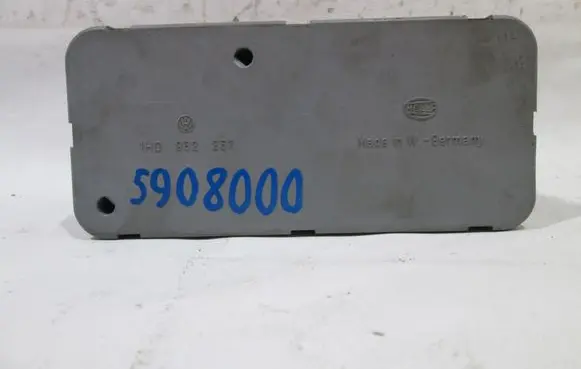 Volkswagen PASSAT B3 Central locking vacuum pump 1H0962257