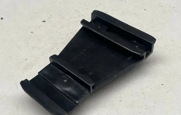 Nissan Bluebird Rear glass lock/latch Q304 62226D4400