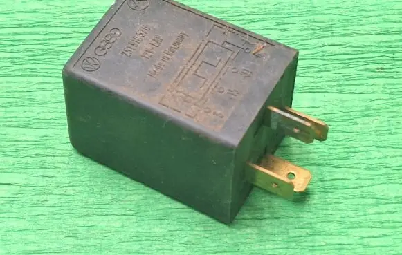 Volkswagen Golf II Other relay 251919376