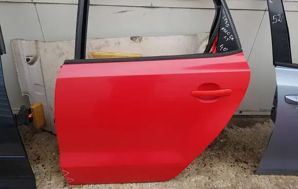 Volkswagen Polo V 6R Rear door 