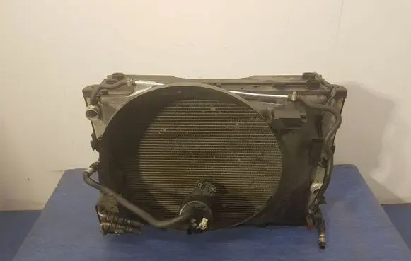 BMW 7 E38 Coolant radiator