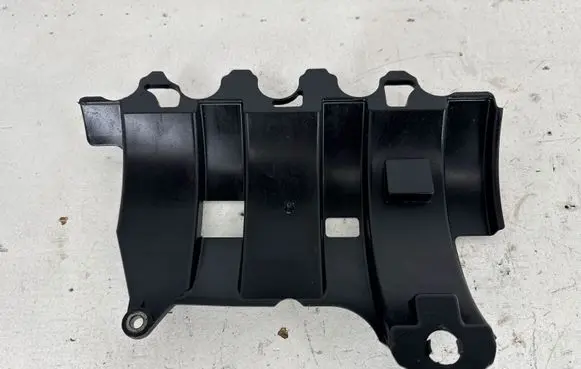 Volkswagen Touran II Oil breather separator 03L103623A