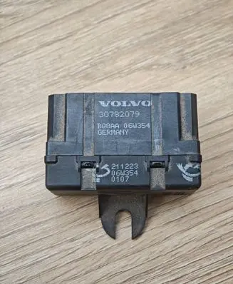 Volvo XC90 Seat heating relay 30782079 06W354 211223
