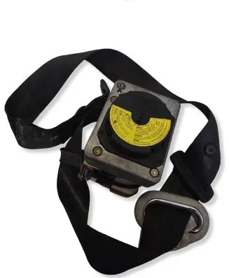 Volkswagen Golf IV Front seatbelt E1040180