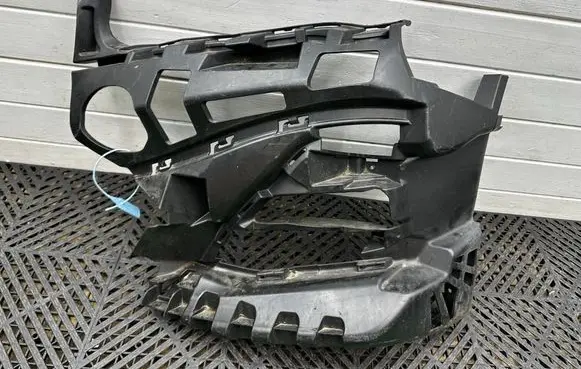 BMW 2 F45 Front bumper mounting bracket 8073907