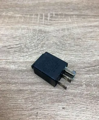 Audi A6 S6 C6 4F Other relay 8Z0951253