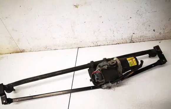 Opel Movano A Front wiper linkage and motor