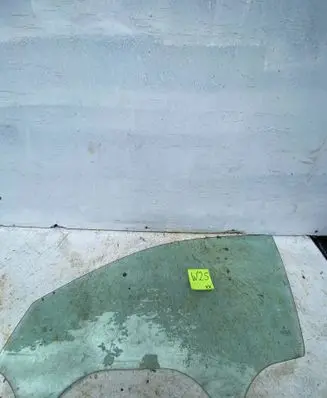 Volkswagen PASSAT B5 Front door window glass four-door 43R00082 DOT90AS2M40