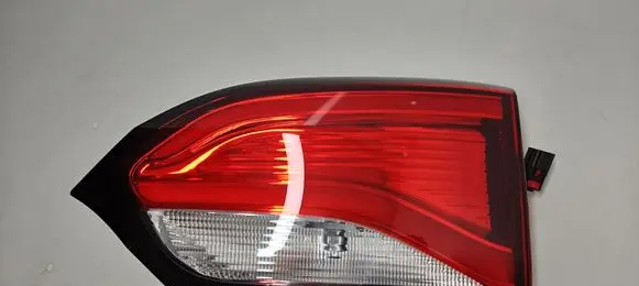 Chrysler Pacifica Tailgate rear/tail lights P68228940AE