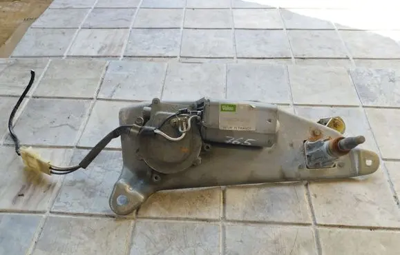 Renault Safrane Rear window wiper motor 53202002