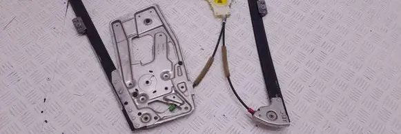Front window lifting mechanism without motor