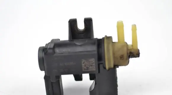 Audi A4 S4 B8 8K Turbo solenoid valve 8K0906627 00056 4010835A