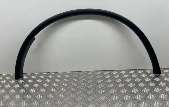Dodge Durango III Rear arch trim 57010618AA