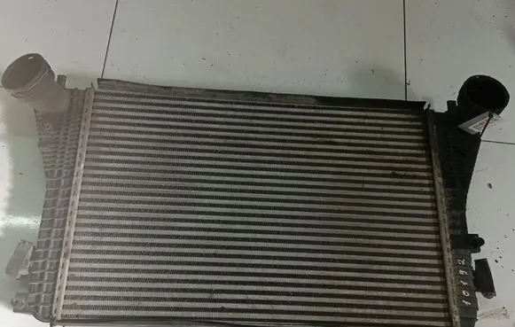 Volkswagen PASSAT B6 Intercooler radiator 