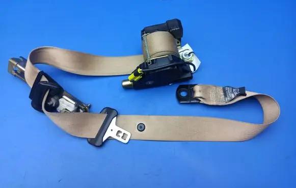 Mercedes-Benz ML W163 Front seatbelt A1638603085 33012978 33015864A