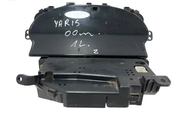Toyota Yaris Speedometer (instrument cluster) 8380052130 4573000156
