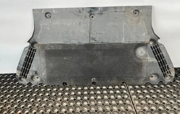 Audi A5 Engine splash shield/under tray 8W0863621B