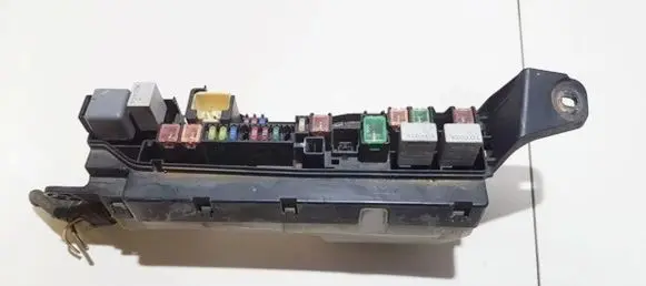 Toyota Avensis T220 Fuse box set