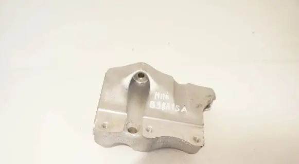 BMW 2 F45 Engine mounting bracket 8511299