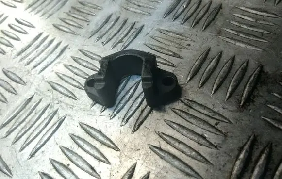 BMW 3 E46 Fuel Injector clamp holder
