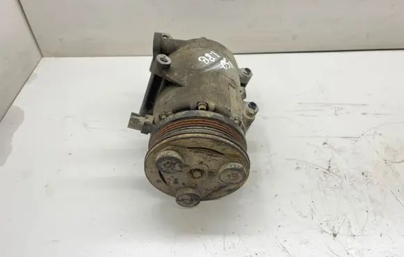 Volvo V50 Air conditioning (A/C) compressor (pump)