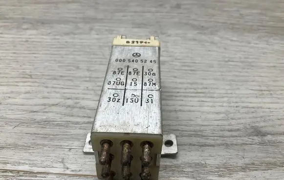 Mercedes-Benz C W202 Other relay 0005405245