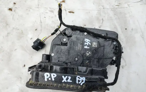 BMW X2 F39 Front door lock 728193412